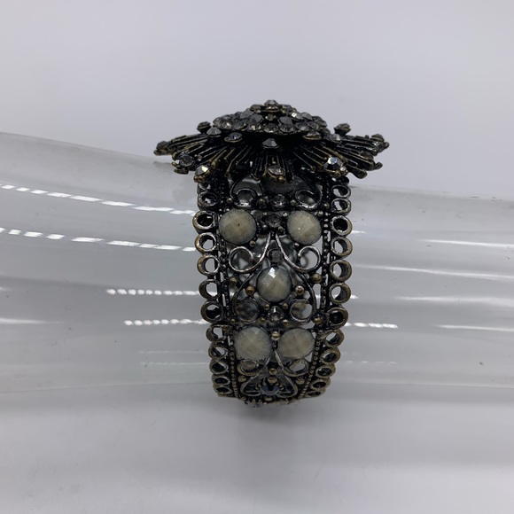 SDLZ Bracelet Statement Lattice Cuff Ornate Flower & Rhinestones - Picture 3 of 13